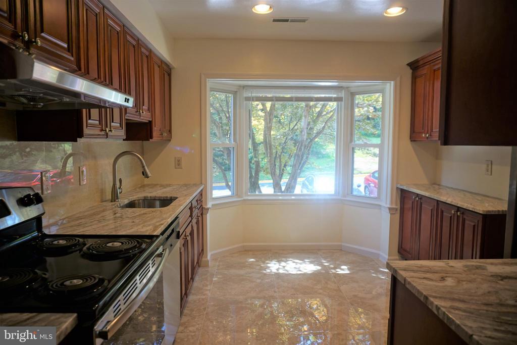 Primary Photo - 7611 Heatherton Ln