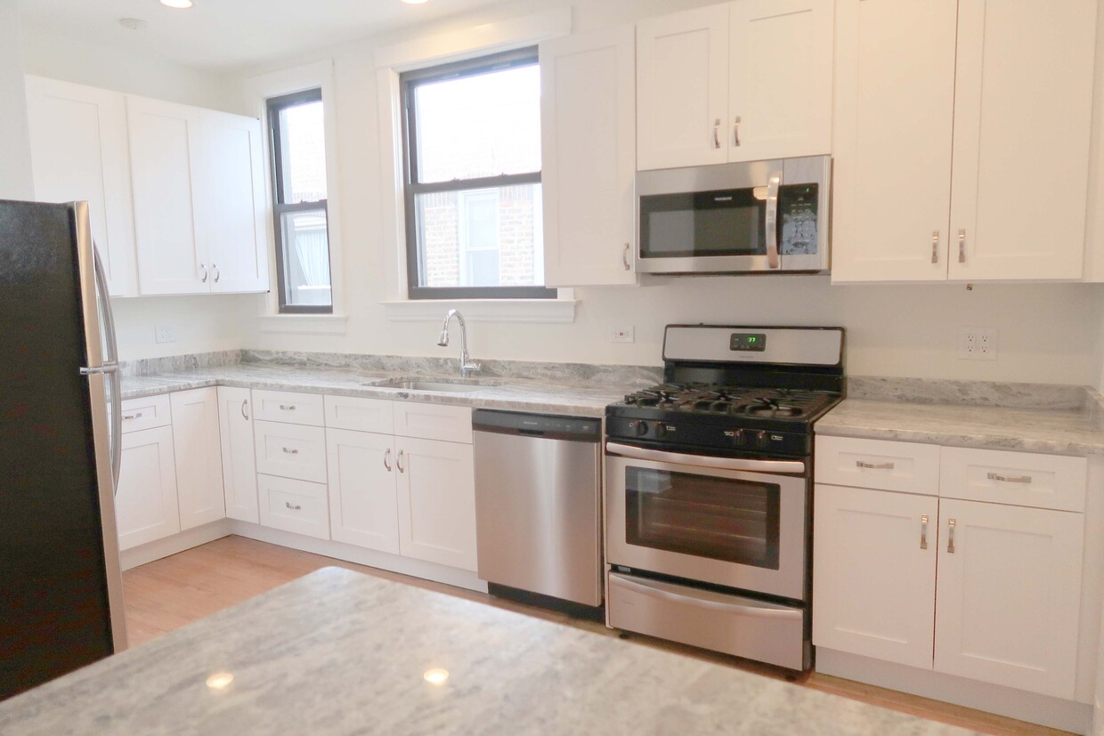 Foto principal - 538 S Ridgeland Ave