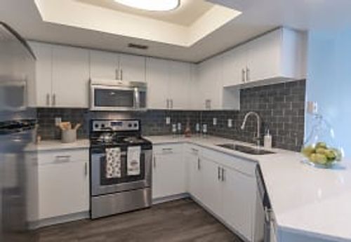 Building Photo - 10182 Stonehenge Cir