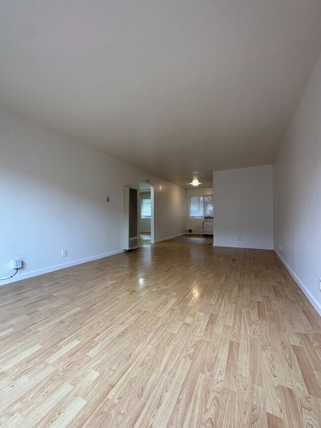 Foto del edificio - 3409 66th Ave