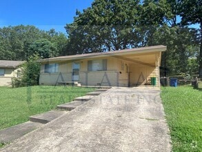 Building Photo - 209 Bluebell Dr