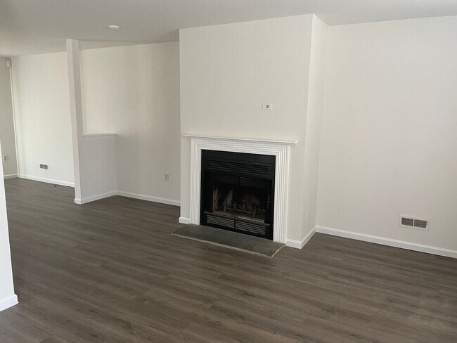 Foto del edificio - 2 bedroom, 1.5 bath townhome with Communit...