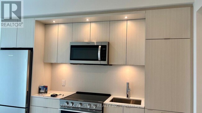 Photo du bâtiment - 60 Central Park Roadway