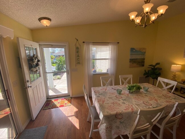 Building Photo - Location, Location, Location - ANNUAL LEASE in the Village of Belvedere