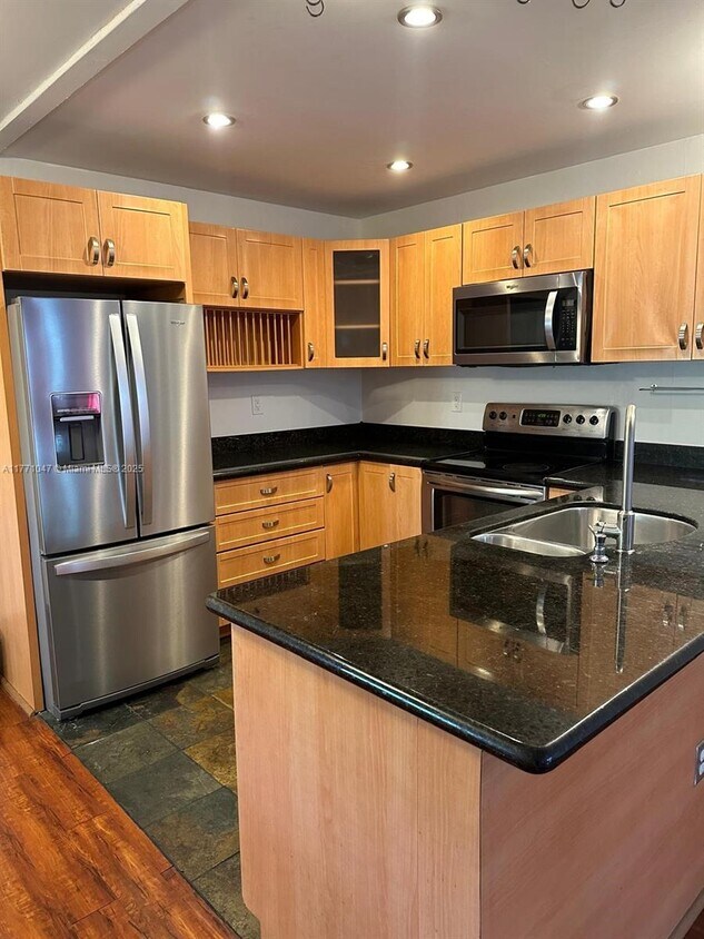 Foto principal - 478 NE 210th Cir Terrace