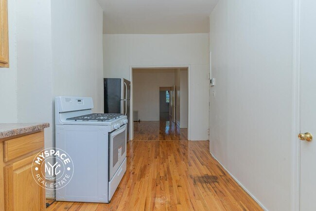 Foto del edificio - 293 Jefferson St