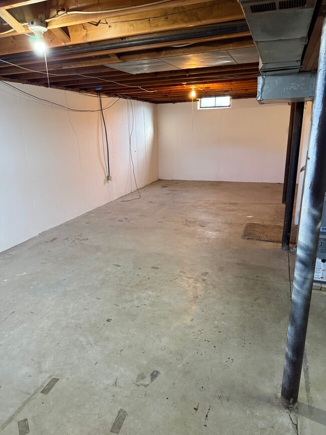 Building Photo - 338 E Jewell Ave