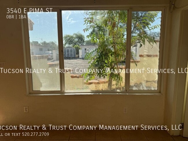 Foto del edificio - 3540 E Pima St