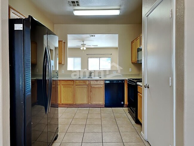 Foto del edificio - 7201 W Sunderland Ave