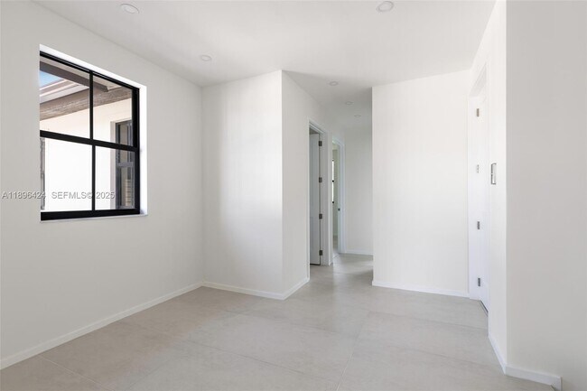 Foto del edificio - 7498 SW 100th St