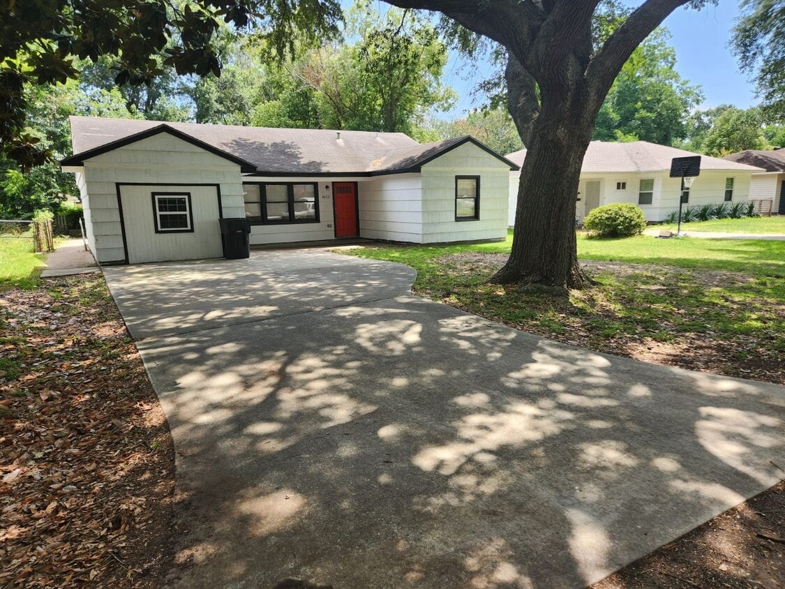 Primary Photo - 4600 Lawndale Ave