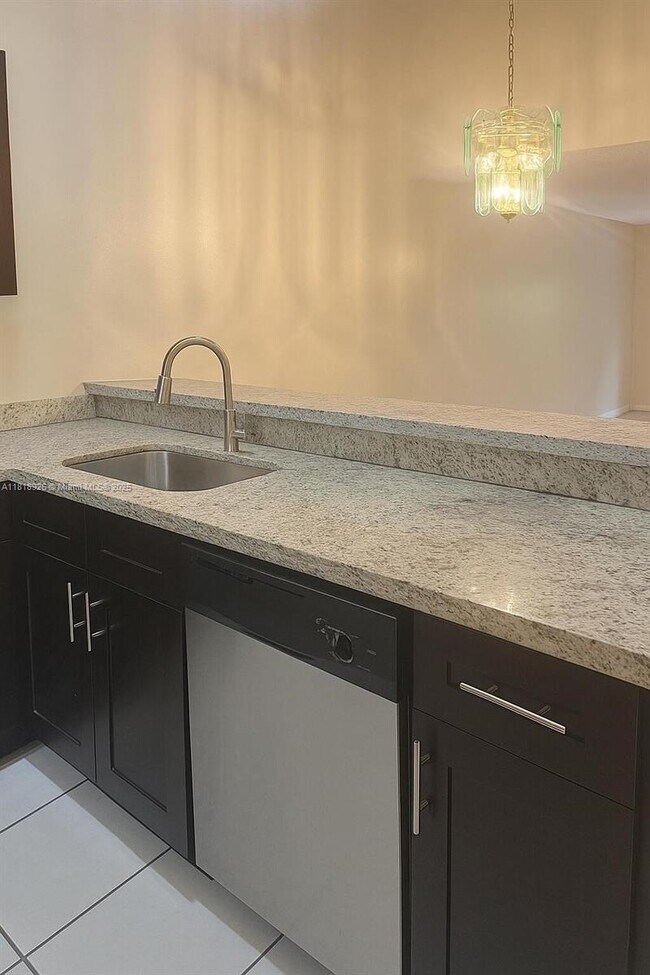 Foto del edificio - 6822 SW 39th St