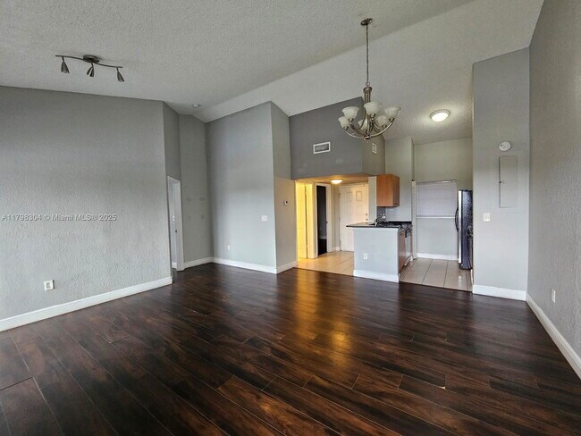 Building Photo - 2861 N Oakland Forest Dr