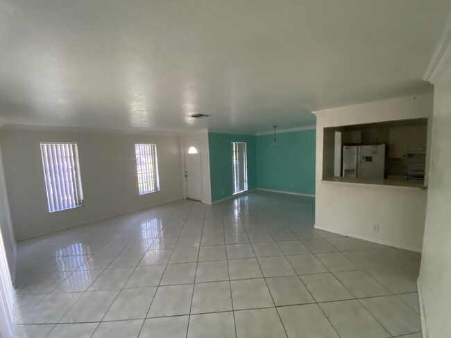 Foto del edificio - 5961 NW 19th Ct