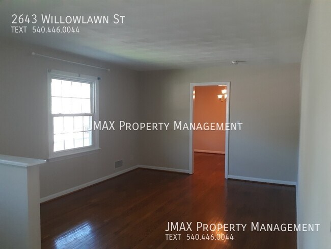 Building Photo - Roanoke County Ranch Ready to be Your Home