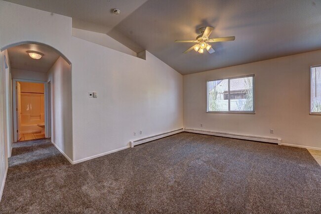 Building Photo - 3018 Autumn Glenn Ct