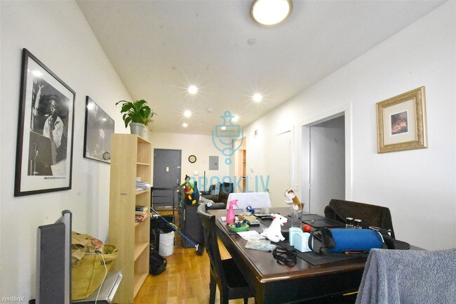 Foto del edificio - 678 Hart St