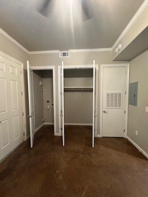 Foto del edificio - 305 W Second St