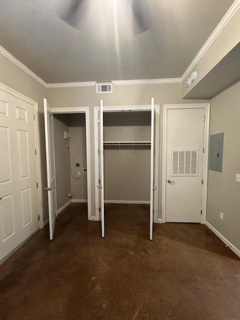 Building Photo - 305 W Second St