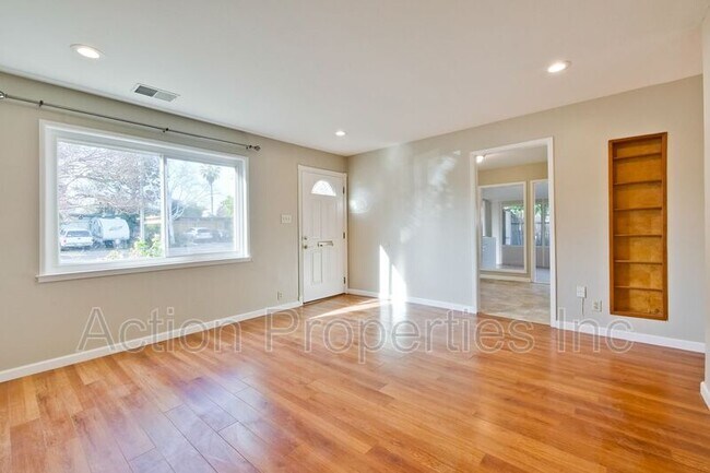 Building Photo - 3053 Greer Rd