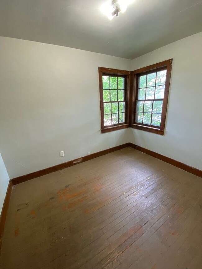 Building Photo - 1424 W State Blvd