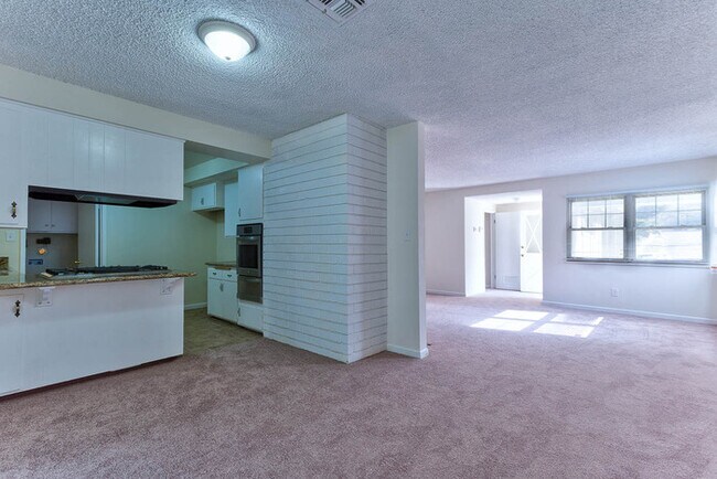 Foto del edificio - 3 Bed/2 Bath SFR in a Desirable Area