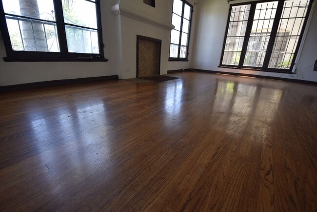 Foto del edificio - 1417 S Crescent Heights Blvd