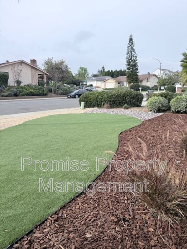 Foto del edificio - 1320 La Miranda Ave