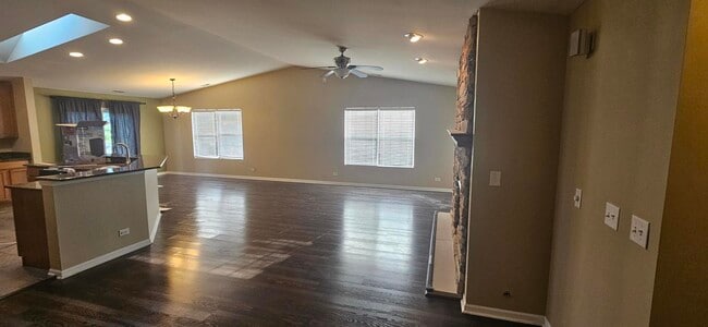 Building Photo - 2625 Christie Dr