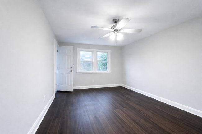 Building Photo - 1628 Plum St