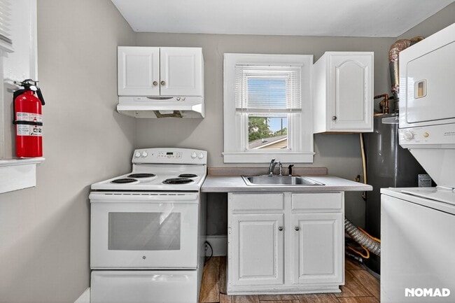 Building Photo - 304 Marstellar St