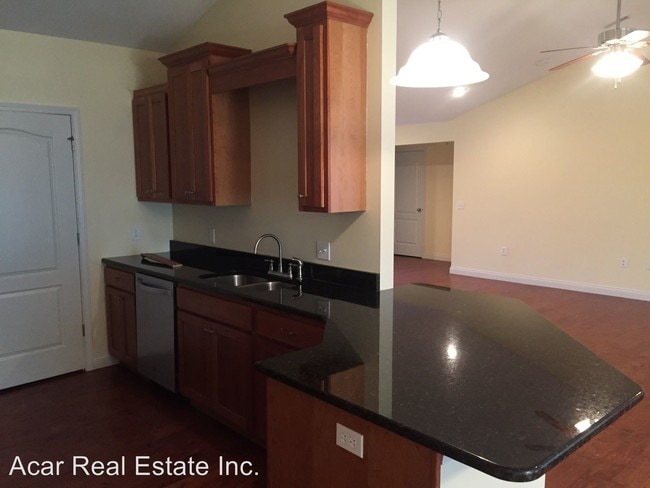 Building Photo - 3 br, 2 bath Apartment - 11972 Village Circle