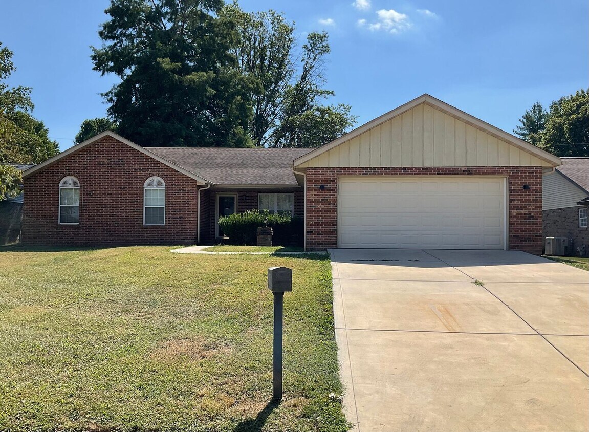 Foto principal - 1829 Spruce Hill Dr