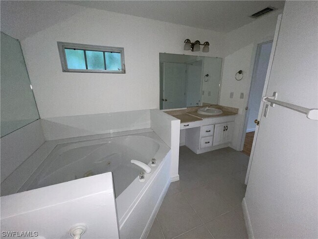 Building Photo - 14370 Hampton Lake Ct