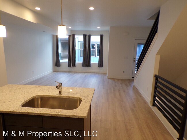 Building Photo - 3 br, 3 bath House - 142 E Amboise Ct #44