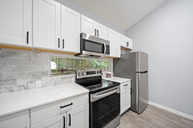 Kitchen 3 - Lumen Apartments - Alpha C