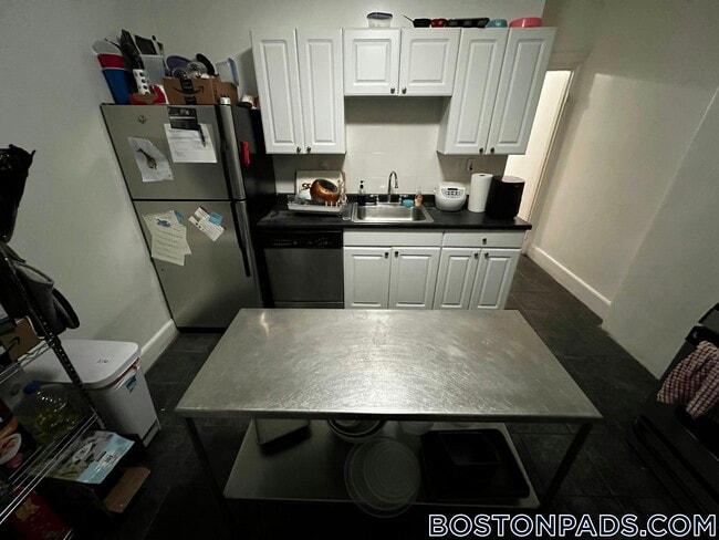 Building Photo - 40-42 Hillside St.