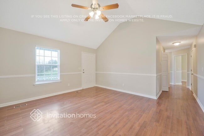 Building Photo - 325 Royal Garden Dr