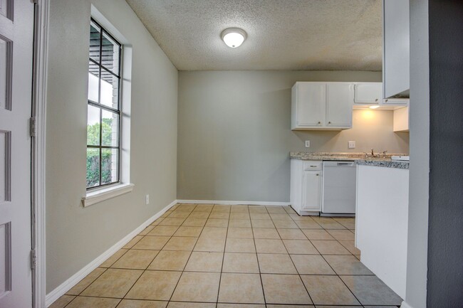Interior Photo - MF-16-The Dogwood Apartments