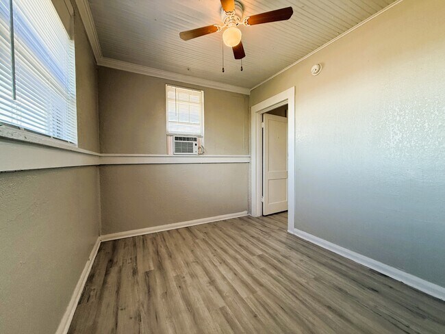 Building Photo - 408 N 7th St