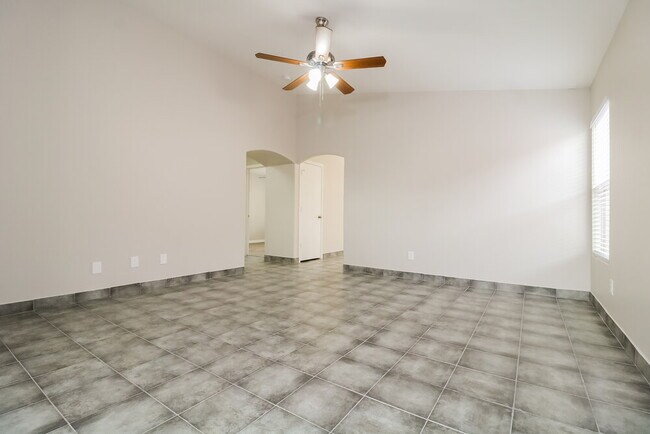 Building Photo - 12114 W Aster Dr