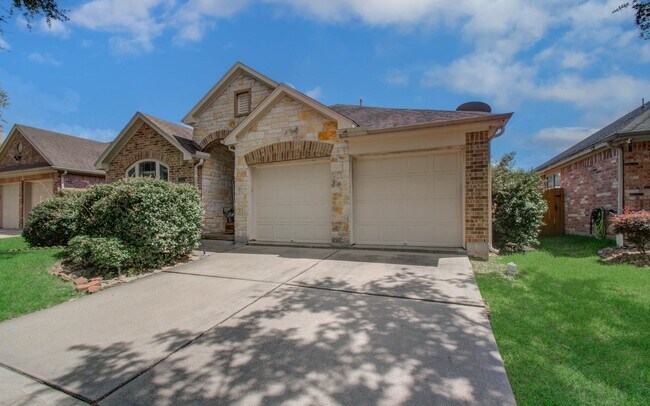 Foto del edificio - 13312 Highland Lake Ln