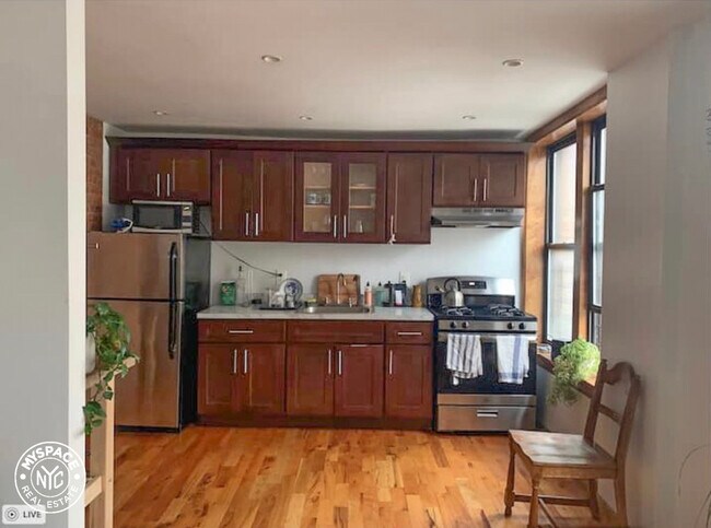 Foto del edificio - 381 Berry St
