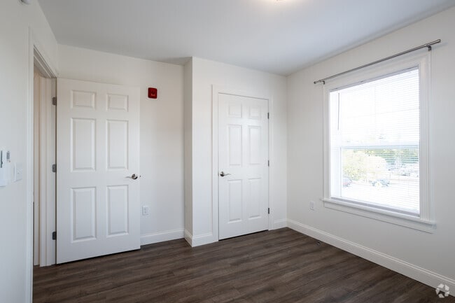 2BR, 1BA - 950 SF - Bedroom - Goodall Place