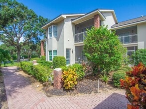 Building Photo - 101 Park Shores Cir