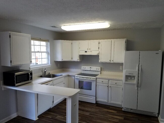 Kitchen - 1252 Castine Ct