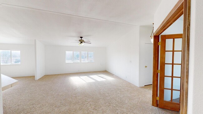 Building Photo - 515 Gypsum Dr