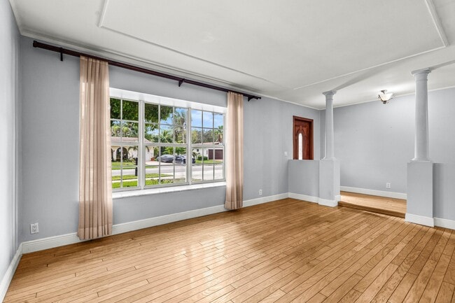 Building Photo - 1775 SW 8th St