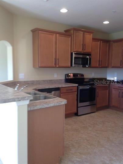 Building Photo - 6530 S Goldenrod Rd