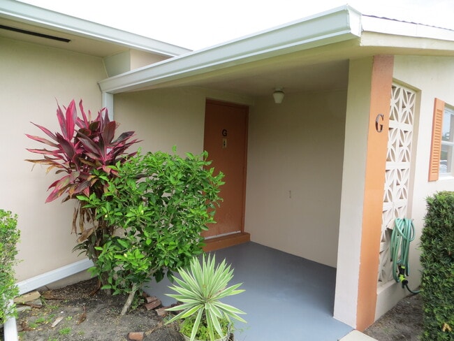 Building Photo - 2723 Dudley Dr E